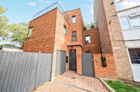 Radlett Close, London