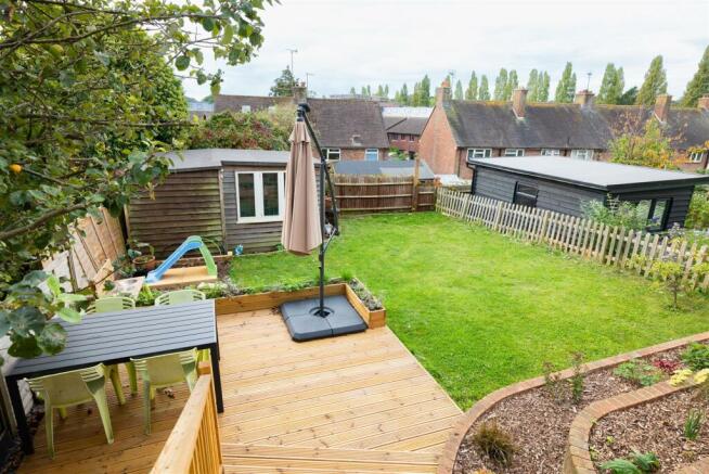 LE 20 Hereward Way BN7 2HJ-24.jpg