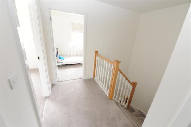 4 bed Detached for sale Image 11