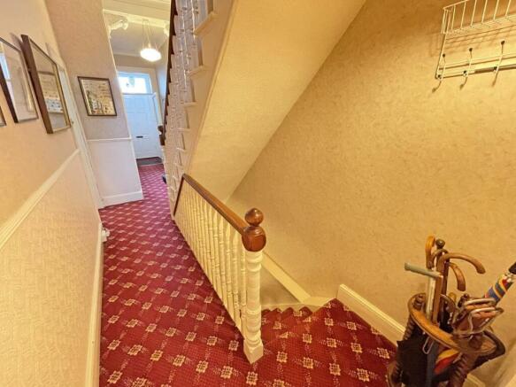 Gifford Terrace Road 68 Entrance Hall 3...jpg