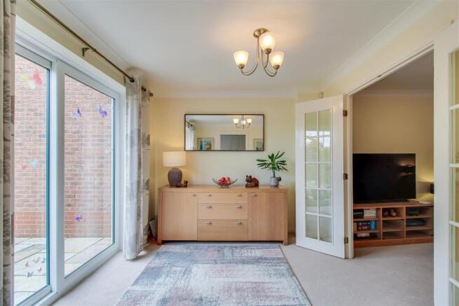 5 bed Detached for sale Image 5
