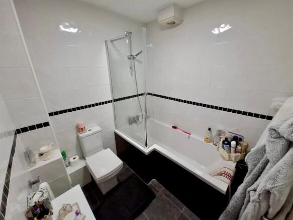 2 bed Apartment for sale Image 10