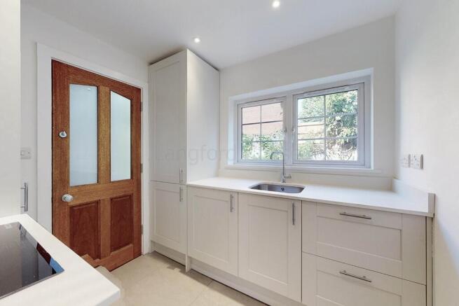 Lynton Court, Horn Lane, Acton, W3 photo 4