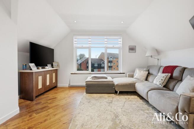  Tudor Court, High View Avenue, Grays photo 4