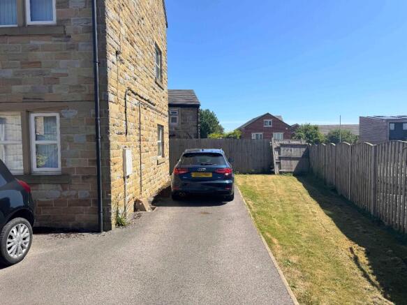 2 bed Apartment for sale Image 12