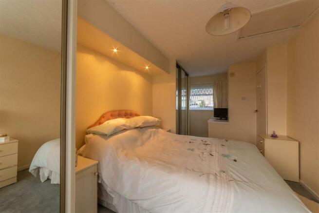 22 Keats Close-5.jpg