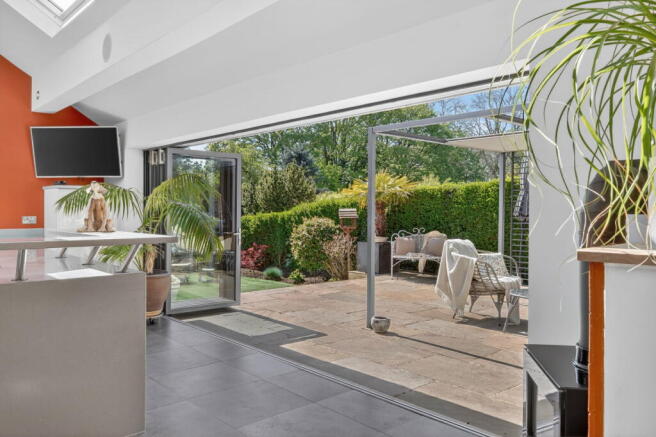 4 bed Detached for sale Image 7