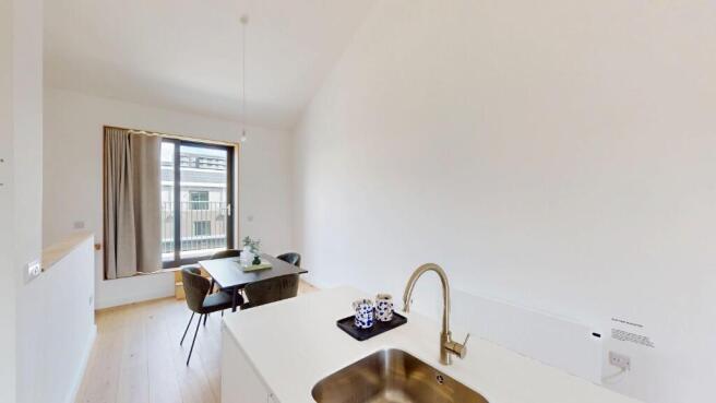 3 bed Town House to rent Image 4