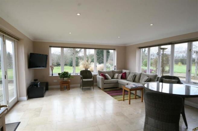 GARDEN ROOM