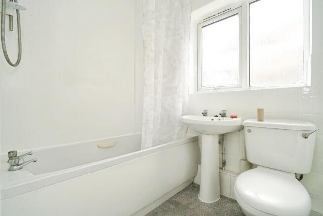 3 bed Terraced for sale Image 4