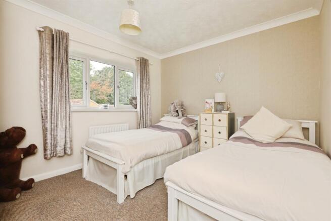3 bed Link Detached House for sale Image 11