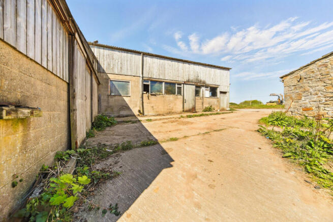 4 bed Farm House for sale Image 6