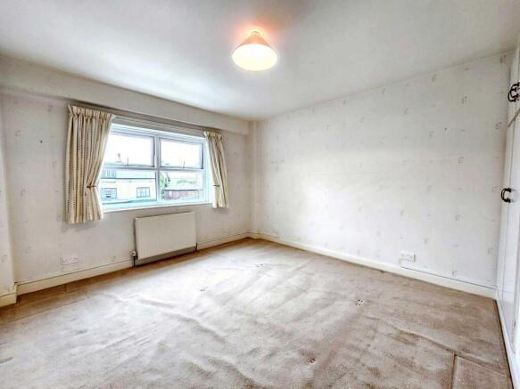 2 bed Flat for sale Image 6