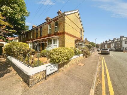 Queens Avenue, Snodland, ME6
