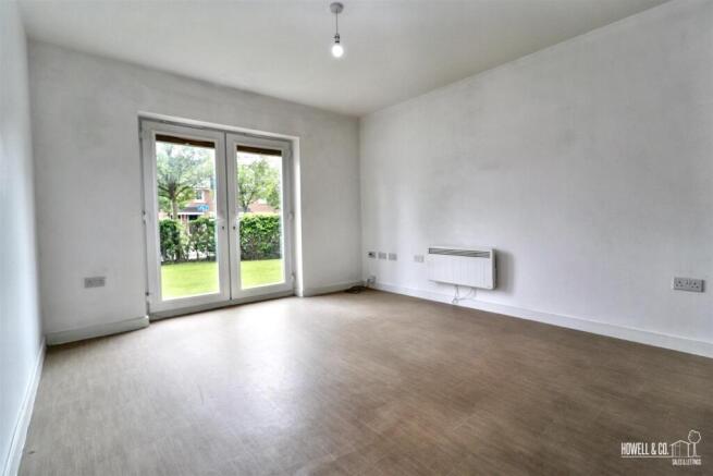 KITCHEN/LIVING ROOM