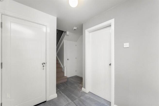 5 bed Semi-Detached for sale Image 10