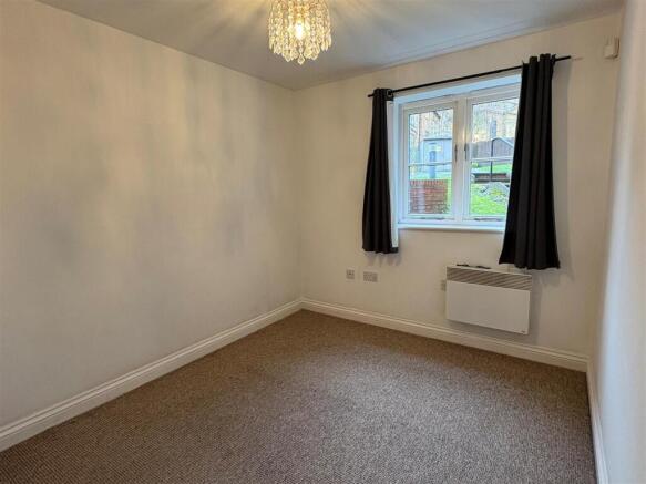 2 Thomas Webb - Bed 1.jpg