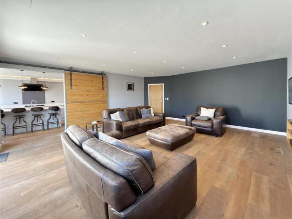 Living_Room.jpeg