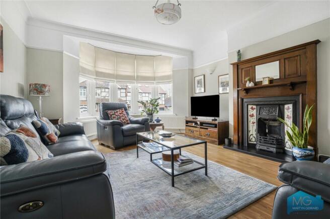 Hoodcote Gardens, London, N21 photo 4