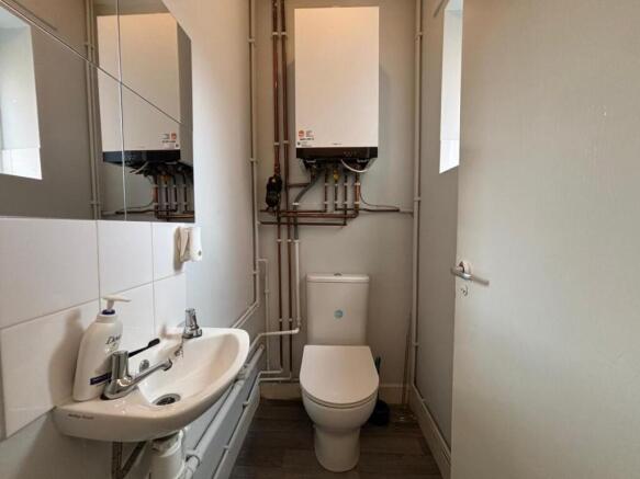 2 bed Semi-Detached to rent Image 7
