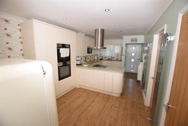 Kitchen /Breakfast Room