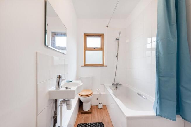 3 bed Terraced for sale Image 10