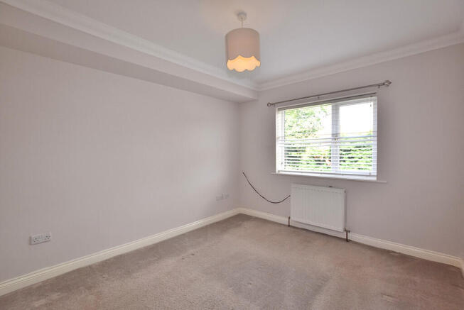 3 bed Terraced for sale Image 11