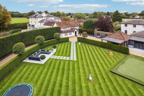 Chipperfield Road, Bovingdon, Hemel Hempstead, Hertfordshire, HP3