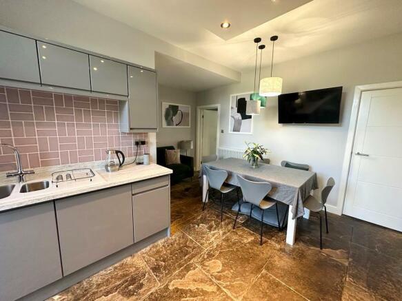 LIVING/DINING KITCHEN