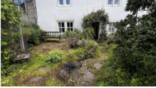 5 bed Semi-Detached for sale Image 4