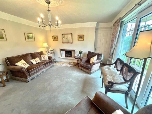 2 bed Apartment for sale Image 6