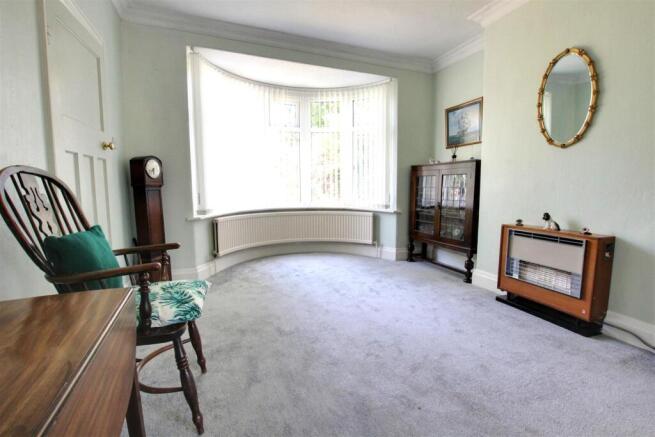 5 bed Detached for sale Image 9