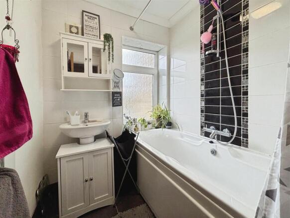 2 bed Terraced for sale Image 10