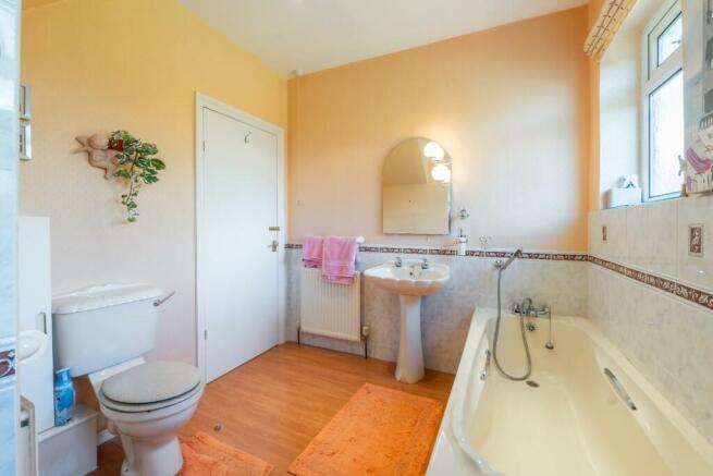 BATHROOM-2.jpg