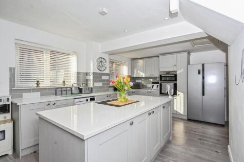 Porthleven Road, Runcorn, WA7
