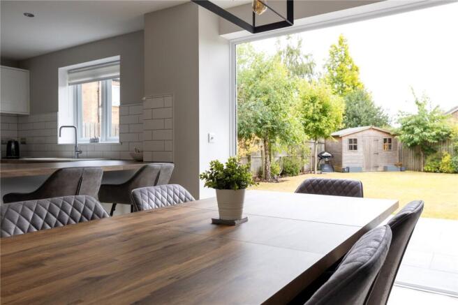 4 bed Detached for sale Image 10