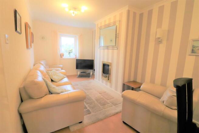 SNUG/DININGROOM