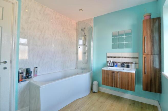 Bathroom 1.2