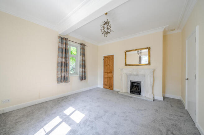 2 bed Flat for sale Image 5