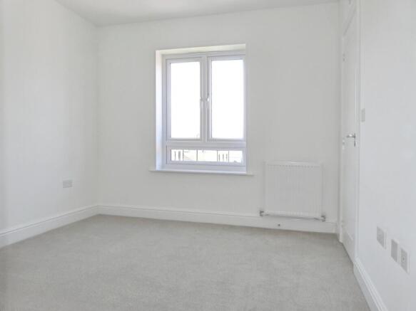 3 bed Semi-Detached to rent Image 8
