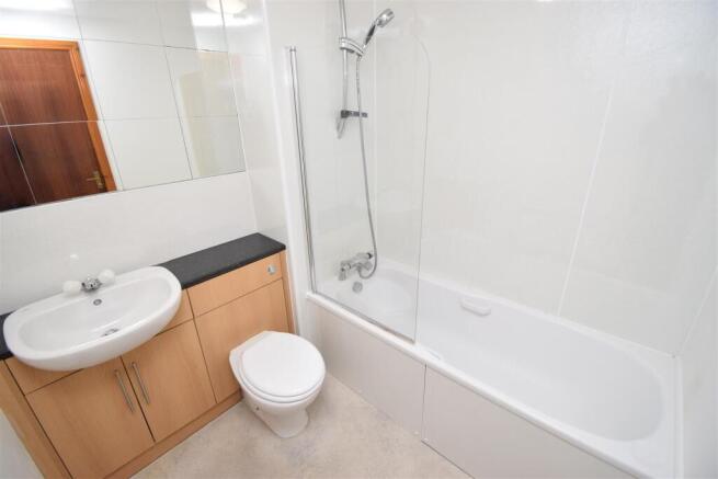 BATHROOM..jpg