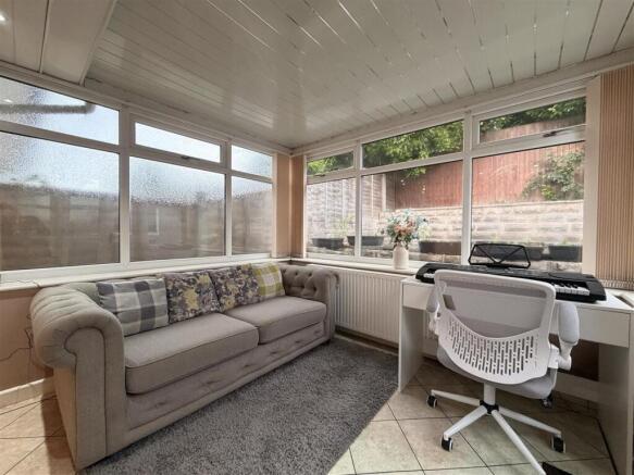 3 bed Semi-Detached for sale Image 4