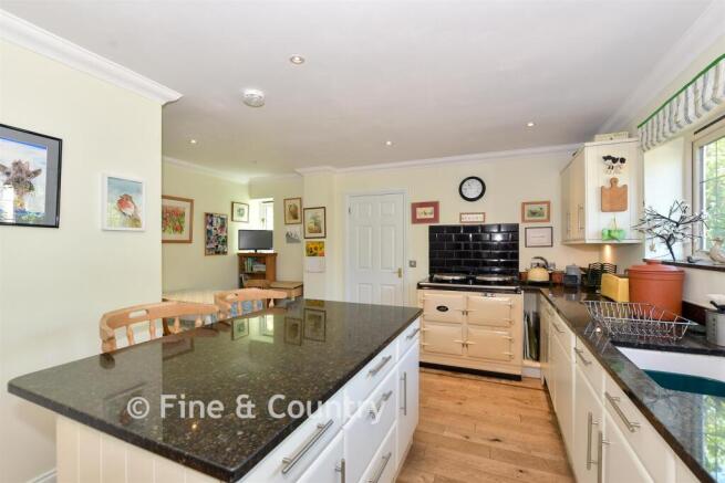 Kitchen/ Breakfast Room