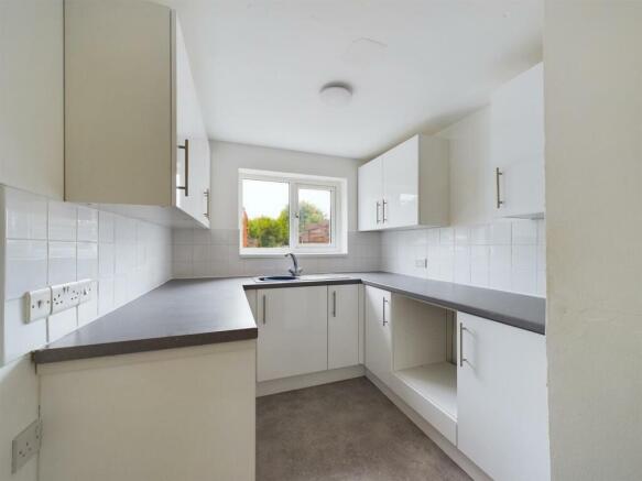 KITCHEN/BREAKFAST ROOM