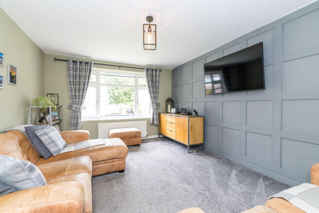 5 bed Detached for sale Image 9