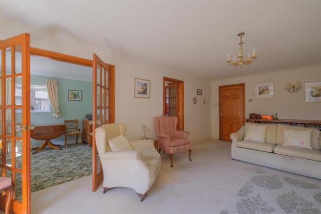 2 bed Apartment for sale Image 5