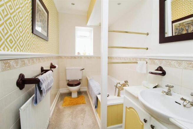 3 bed Terraced for sale Image 12