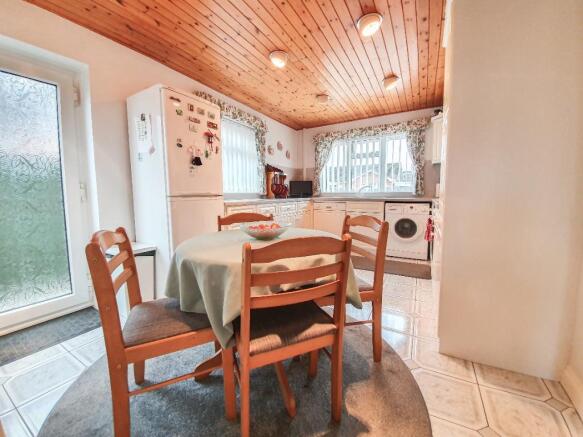 Kitchen & Breakfast Room