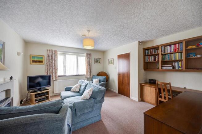 3 bed Semi-Detached for sale Image 7