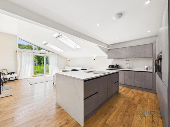 Moss House Lane,  Westby, PR4 photo 4